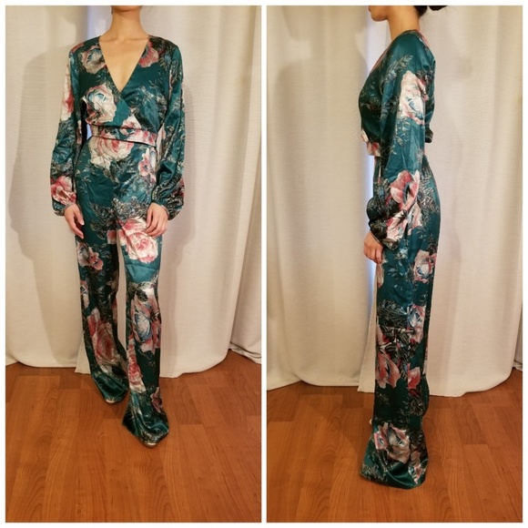 A Peach Silk Emerald Rose 2 Piece Set - Picture 2 of 4